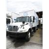 Image 1 : 2002 Intl 4400 SBA 4X2 DT466E Copeland Ref. 20' Box Truck - Runs 