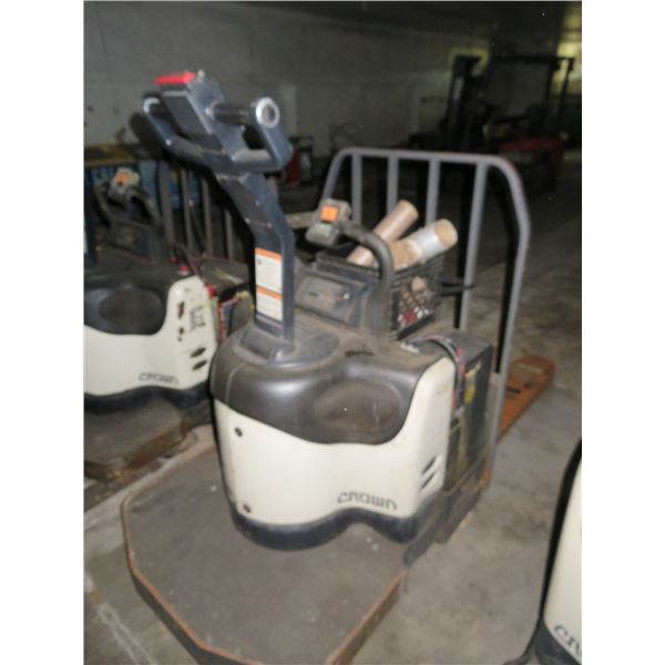 Crown  PE4500-80 Walk Behind Battery Operated Pallet Jack ( No Charger)