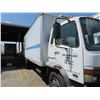 Image 6 : 2004 Mitsubishi X-Cab Cabover Copeland 22' Ref. Box Truck  - Runs