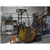 Image 1 : Yale 3 Wheel Battery Powered Standing Forklift (No Brakes /Charger)