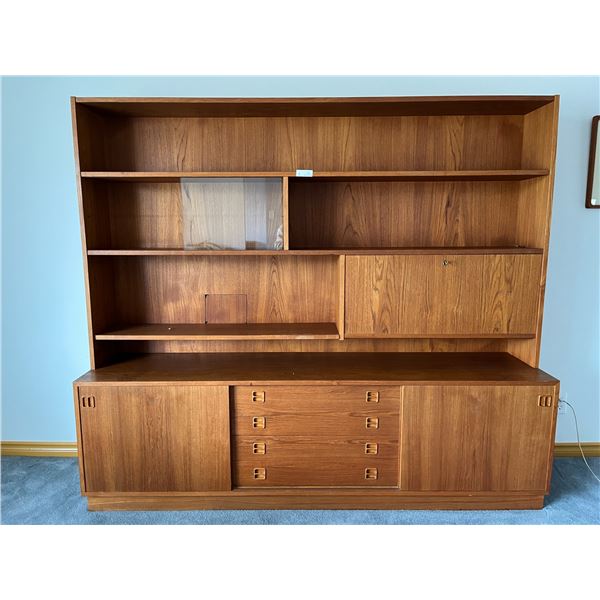 Mid Century Modern Shelving Unit