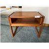 Image 1 : Mid Century Modern Wood Side Table