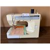 Image 1 : Kenmore Sewing Machine