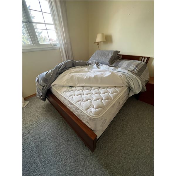 Mid Century Double Mattress & Box Spring, Wooden Headboard/Footboard with Metal Railing