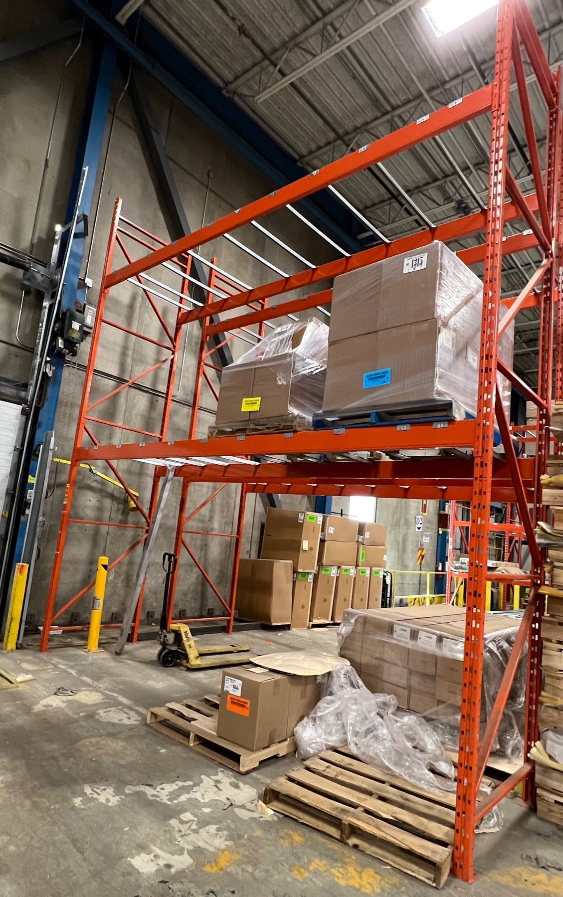 Vertical Upright Racking Warehouse Pallet Racking - includes 13 Vertical Uprights (approx. 17ft ...