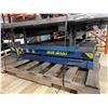 Image 2 : Blue Giant - Scissor Lift Table w/paddles - Approx. 4ft x 2ft