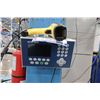 Image 2 : Metler Toledo IND570 scale, 24" x 24" platform