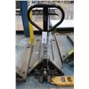 Image 1 : Manual pallet truck