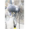 Image 2 : 24" pedestal shop fan