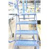 Image 2 : 5 steps mobile ladder