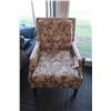 Image 2 : Lot: 3 chairs & 1 round table 48"d.