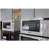 Image 2 : Lot of 2 microwaves Panasonic #NN-ST64W