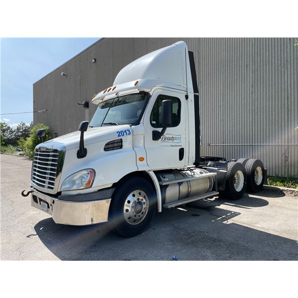 (2013) Freightliner Cascadia 113,  12.8L L6 DIESEL, 6x4 driveline, Day Cab, 469,000km, VIN# 1FUJGBD