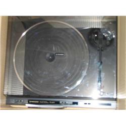 Pioneer Stero Turntable System - plays 33s & 45s -
