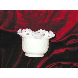 Fenton glass basket in pale yellow - 5" diameter x3.25"