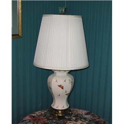 Lamp in ivory porcelain w/gold footed base decorated w/butterflies & golden stems w/a jade butterfly
