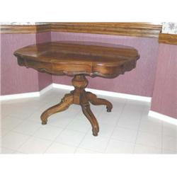 Thomasville pedestal dining table in pecan w/2 additional leaves & 2 screw-on legs from the Camille 