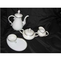 21-piece bridge/snack set in white porcelain trimmed in platinum - set includes 8 kidney shaped plat