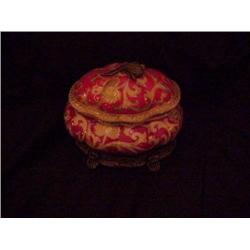 Oblong Chinese porcelain box in red & gold 9.5" long x 8.5" wide x 8.5" tall