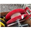 Image 1 : RED WALL MOUNT AIR HOSE REEL