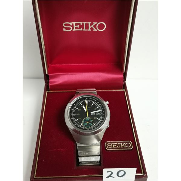 Seiko Quartz watch with case, needs battery