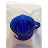 Image 2 : Cobalt blue juicer & two clear glass juicer