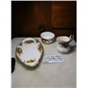 Image 3 : OLD COUNTRY ROSES ROYAL ALBERT OVAL TRAY WITH CREAM AND SUGAR