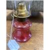 Image 3 : 1880's Cranberry lamp, comes with chimney - Rare, original lamp - 10 1/2"H