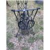Image 3 : Cast iron, Singer sewing machine base