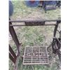 Image 3 : Metal Singer sewing machine base
