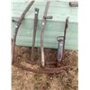 Image 3 : 4 Vintage tools - 2 scythes, corn planter, splitting axe