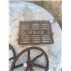 Image 2 : Singer treadle pedal and 2 cast iron wheels