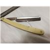 Image 5 : Two Vintage Straight Razors, Lot 1