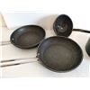 Image 2 : 2 Frying pans, pot, ladel