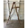 Image 1 : Wooden step ladder - 72" tall