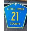 Image 1 : 18" X 18" little river metal sign - old