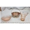 Image 1 : 3 Pink Glass Collectibles