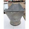 Image 4 : Vintage Galvanized Coal Shuttle