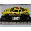 Image 7 : Steve Park #1 1:24-Scale Car Monte Carlo 400 Looney Tunes (Includes: Sylvester Tweety figurine) – Br
