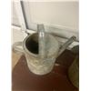 Image 2 : 2 Galvanized watering cans