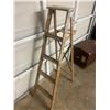 Image 2 : Wooden step ladder - 56" tall