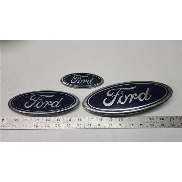 3 various sized FORD emblems - Schmalz Auctions