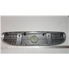 Image 3 : Large BUICK grill emblem - plastic
