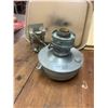 Image 2 : Rare 21C Aladdin bracket lamp