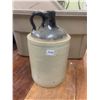 Image 1 : 1 Gal Whiskey jug - no chips or cracks