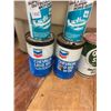 Image 4 : 5 oil tins - 2 Chevron, 1 Quaker, 2 Castrol - Full