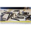 Image 6 : Box of assorted shelf brackets