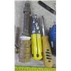 Image 2 : large bundle of drill bits + screwdrivers, pliers, laser level, blowtorch top, etc.