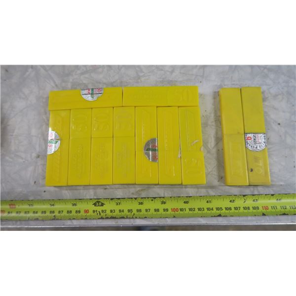 large lot of exacto knife blades - 2 different sizes