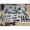 Image 2 : 73 pc air tool set (appears new)